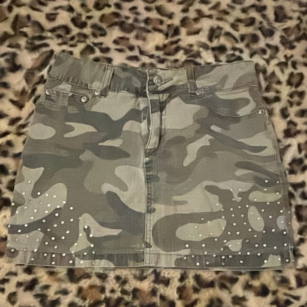 Y2 blu Camouflage Skirt with studs